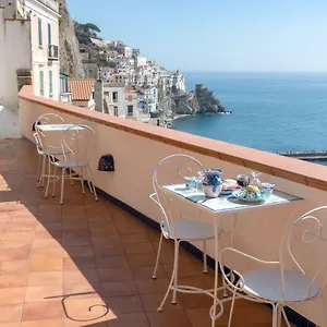 bb-il-porticciolo-di-amalfi.hotels-amalfi.com/